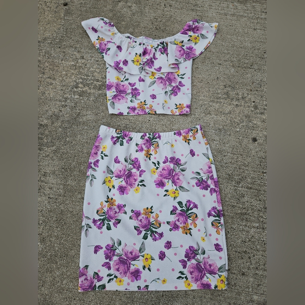 Full Circle Trends Purple Floral Print 2 piece off sholder top & Skirt Set Large